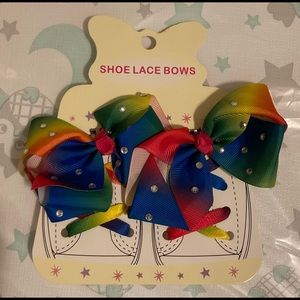 2 Shoe lace bows